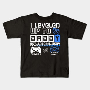 I Leveled Up To Daddy. Boy Loading 2024. Soon To Be Dad. Baby boy Kids T-Shirt